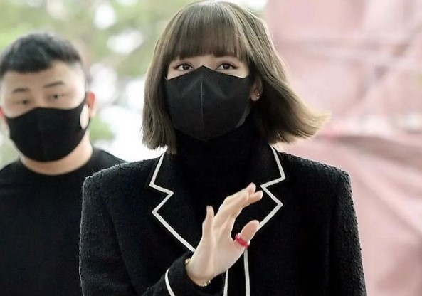 YG Entertainment Melarang Lisa BLACKPINK Masuk di Acara BVLGARI Dan Pemotretan Di Paris
